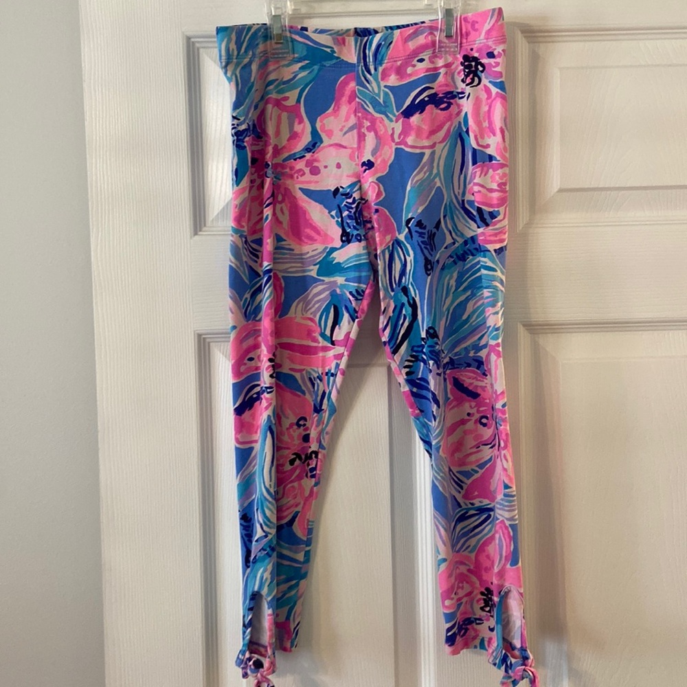 Lilly Pulitzer Leggings size 12-14 girls excellent condition inseam 19” waist 26